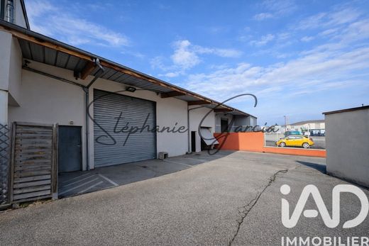 Komplex apartman Mours-Saint-Eusèbe, Drôme