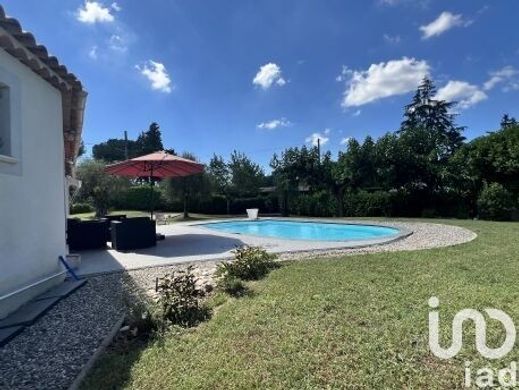 Villa in Roquefort-les-Pins, Alpes-Maritimes