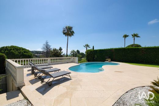 Villa en Villeneuve-Loubet, Alpes Marítimos