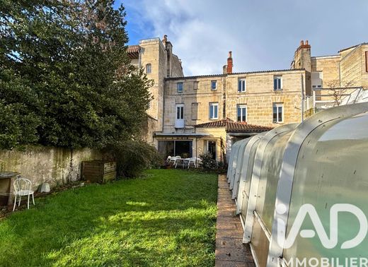 Villa in Bordeaux, Gironde