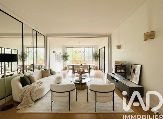 Apartment in La Muette, Auteuil, Porte Dauphine, Paris