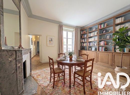 Apartment / Etagenwohnung in Versailles, Yvelines