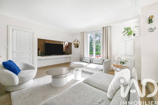 Villa in Bougival, Yvelines