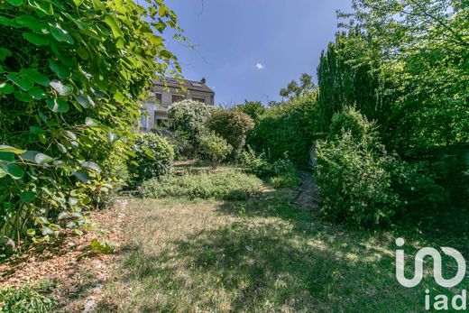 Villa in Montreuil, Seine-Saint-Denis
