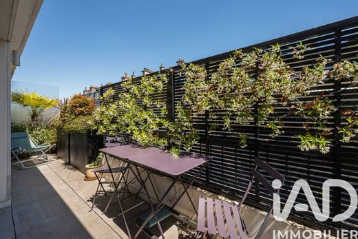 Apartment in Motte-Picquet, Commerce, Necker, Paris