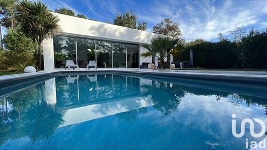 Villa in Pessac, Gironde