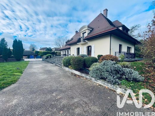 Villa in Château-Thierry, Aisne