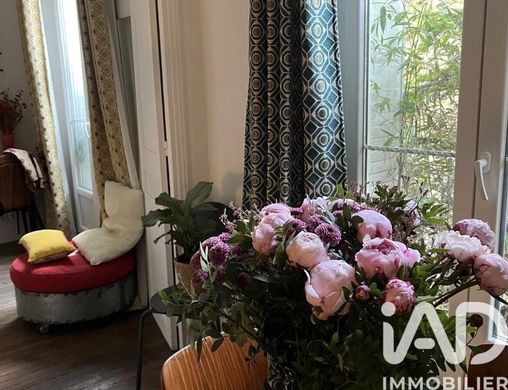 Apartment in Buttes-Chaumont, Villette, Bas Belleville, Paris