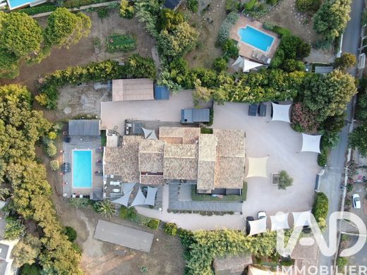 Wohnkomplexe in Sainte-Maxime, Var