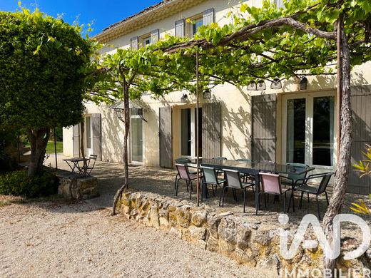 Villa in Pernes-les-Fontaines, Vaucluse