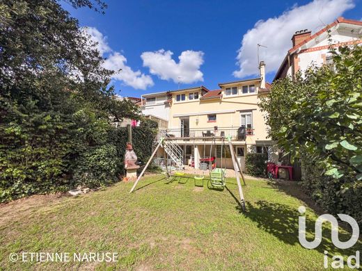 ﻓﻴﻼ ﻓﻲ Rueil-Malmaison, Hauts-de-Seine