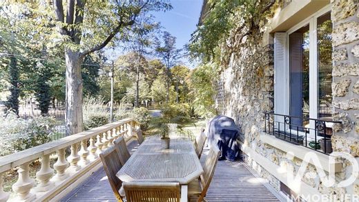 Villa in Maisons-Laffitte, Yvelines