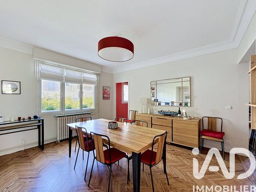 Villa in Bordeaux, Gironde