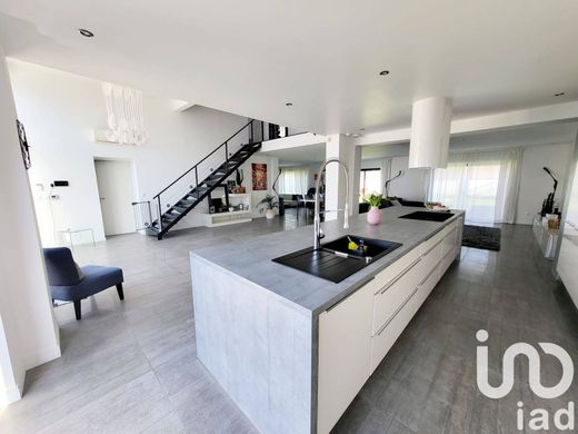 Villa in Mundolsheim, Bas-Rhin