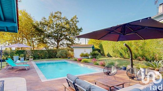 Villa in Bassussarry, Pyrénées-Atlantiques