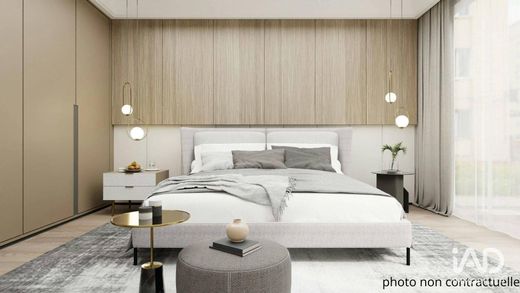 Apartment / Etagenwohnung in Issy-les-Moulineaux, Hauts-de-Seine