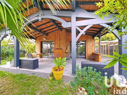 Villa a Gujan-Mestras, Gironda