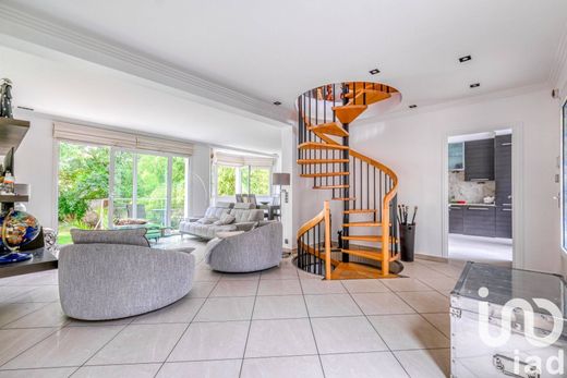 别墅  Montreuil, Seine-Saint-Denis