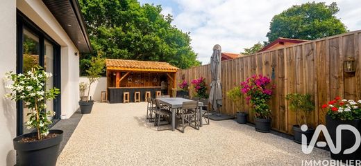 Villa en Gujan-Mestras, Gironda