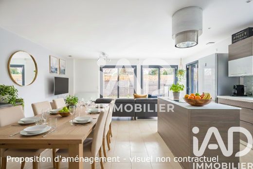 Villa in La Garenne-Colombes, Hauts-de-Seine