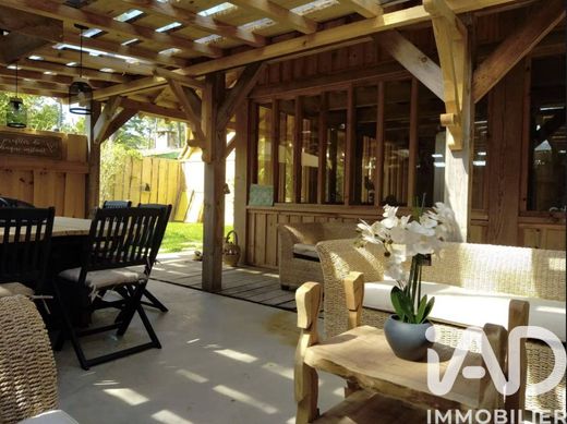 Villa in Lacanau, Gironde