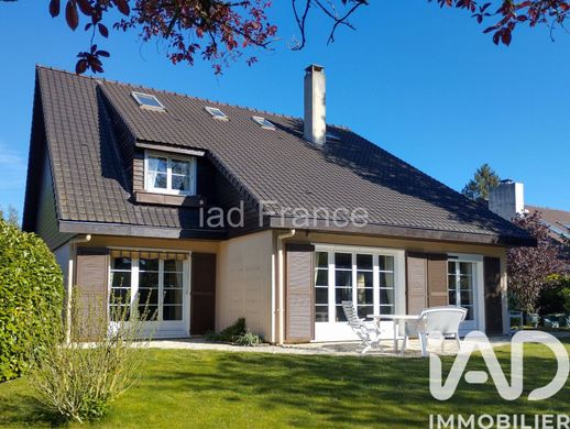 Villa en Saint-Nom-la-Bretêche, Yvelines