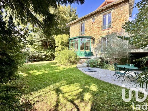 Villa in Bourg-la-Reine, Hauts-de-Seine