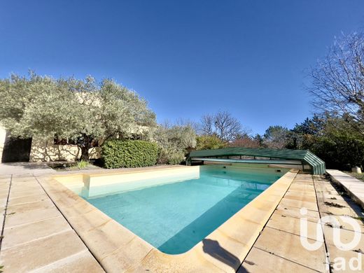 Вилла, Saint-Maximin-la-Sainte-Baume, Var