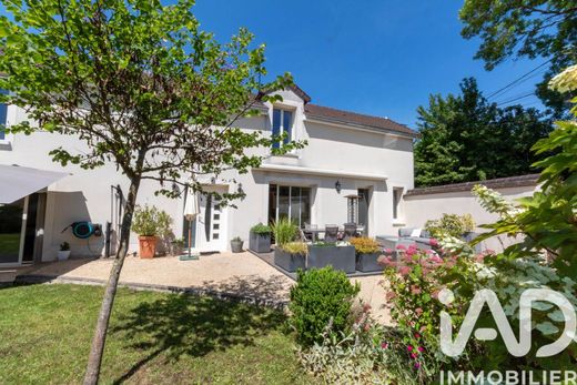 Villa in Bourron-Marlotte, Seine-et-Marne