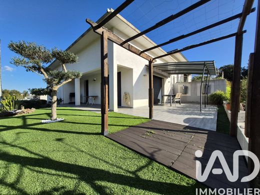 Villa in Cervione, Upper Corsica