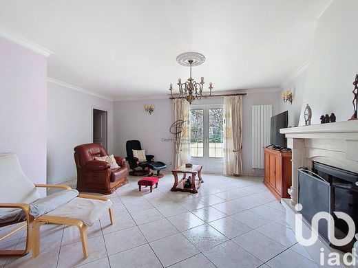 Βίλα σε Le Plessis-Trévise, Val-de-Marne