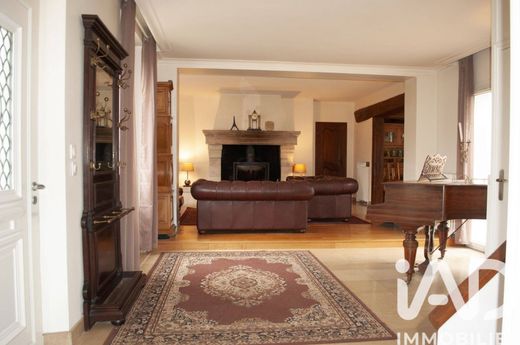 Villa in Orgeval, Yvelines