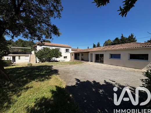 Villa a Miramas, Bocche del Rodano