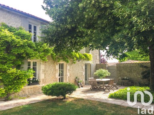 Βίλα σε La Rochelle, Charente-Maritime