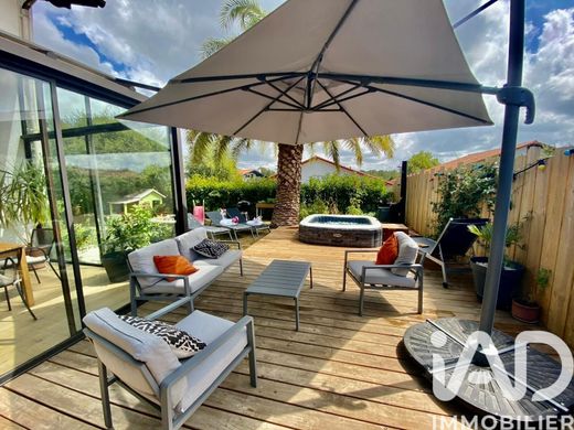 Villa in Anglet, Pyrénées-Atlantiques