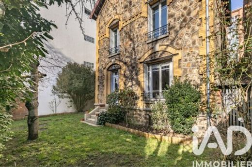 Villa in Courbevoie, Hauts-de-Seine
