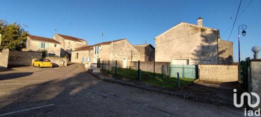 Residential complexes in Saint-Mandé-sur-Brédoire, Charente-Maritime