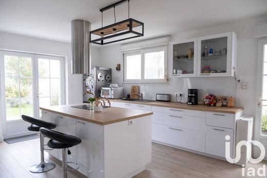 Villa in La Rochelle, Charente-Maritime