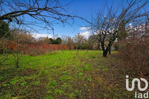 Land in Rueil-Malmaison, Hauts-de-Seine