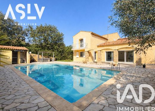 Villa in Six-Fours-les-Plages, Var