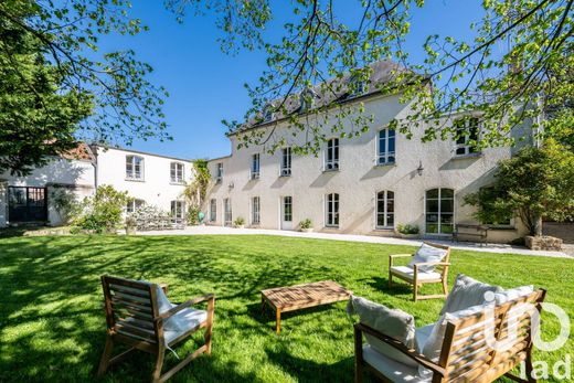 Βίλα σε Puiseaux, Loiret