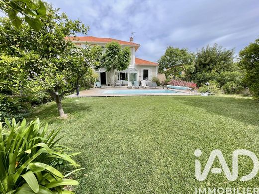 Вилла, La Londe-les-Maures, Var