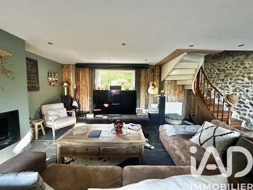 Villa in Beaumont-Hague, Manche