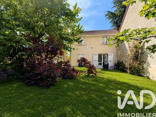 Villa a Bry-sur-Marne, Val-de-Marne