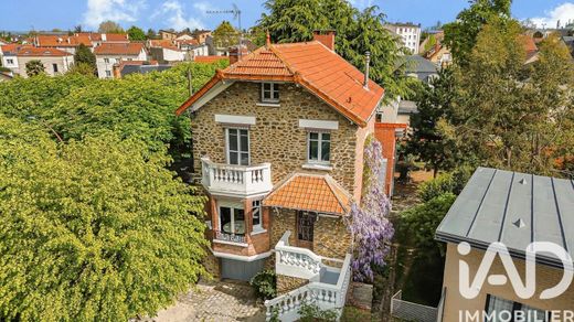 Villa in Le Raincy, Seine-Saint-Denis
