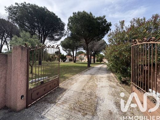 Villa in Montesquiu d'Albera, Pyrénées-Orientales