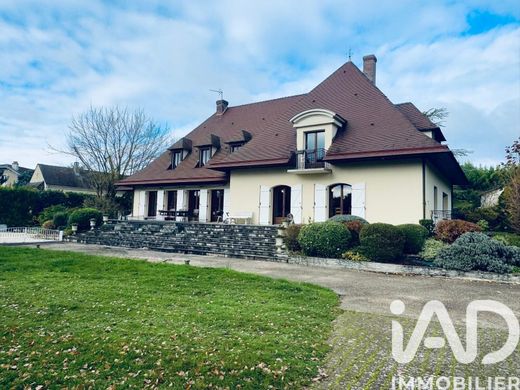 Villa in Château-Thierry, Aisne