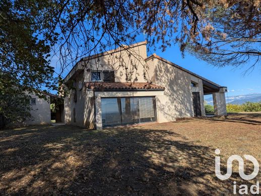 Villa in Mours-Saint-Eusèbe, Drôme