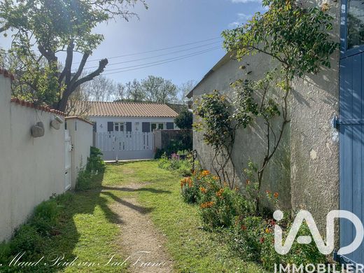 Villa in La Rochelle, Charente-Maritime