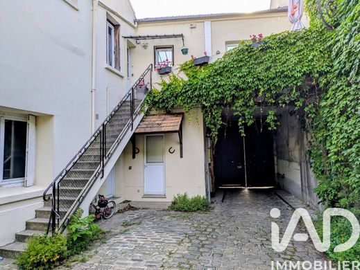 Residential complexes in Gennevilliers, Hauts-de-Seine